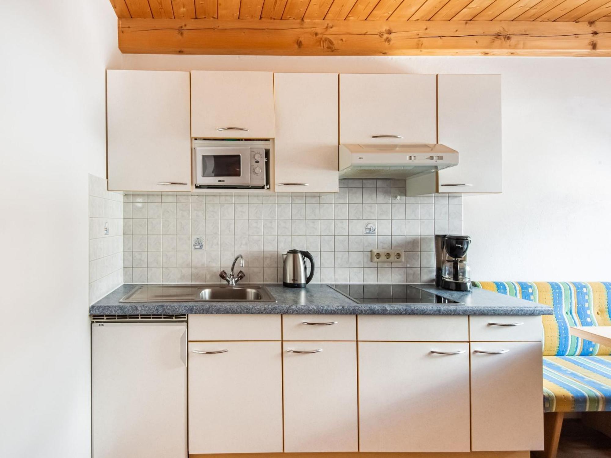 Comfortable apartment in Längenfeld with ski storage Exteriör bild