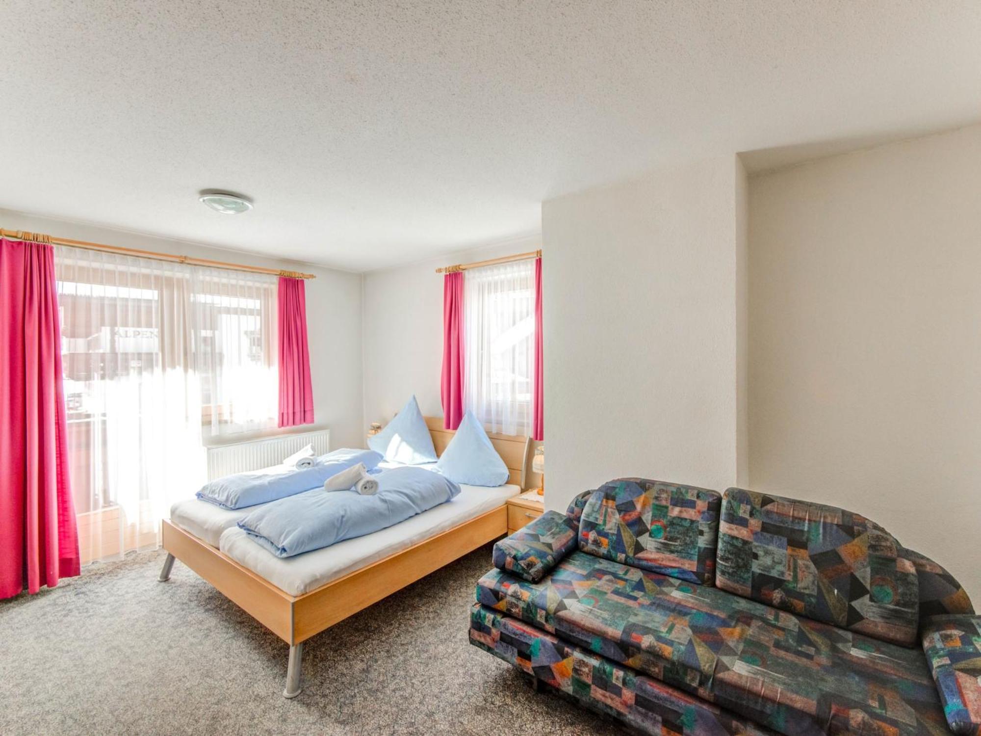 Comfortable apartment in Längenfeld with ski storage Exteriör bild